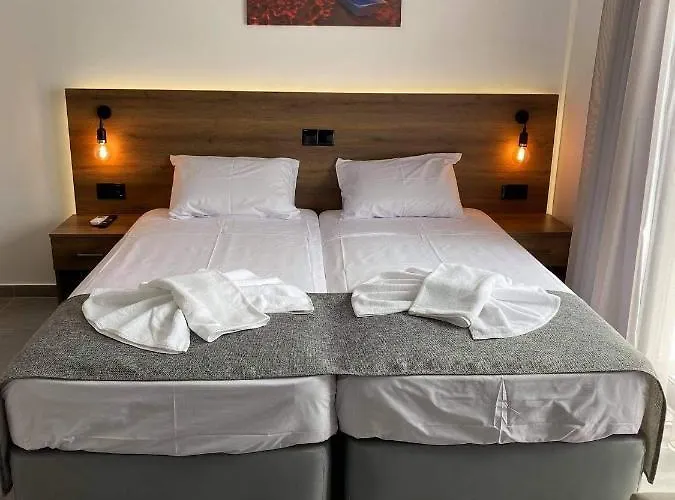 Ellenapa Apts & Ajía Nápa