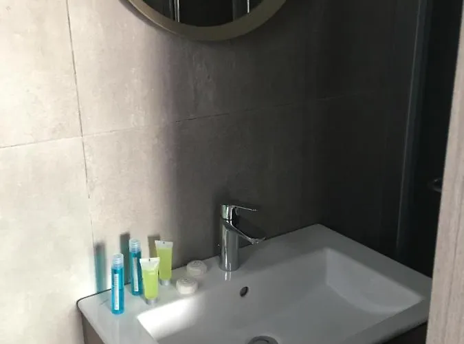 Apartman Ellenapa Apts &