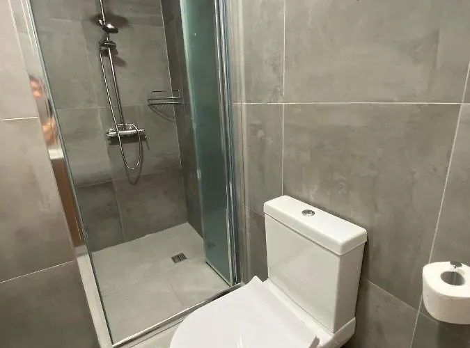 Ellenapa Apts & Apartman