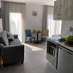 Ellenapa Apts & Apartment *