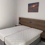Ellenapa Apts & Apartment