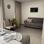 Apartment Ellenapa Apts &