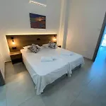 Ellenapa Apts & *