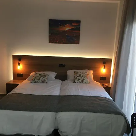 Ellenapa Apts & Appartamento