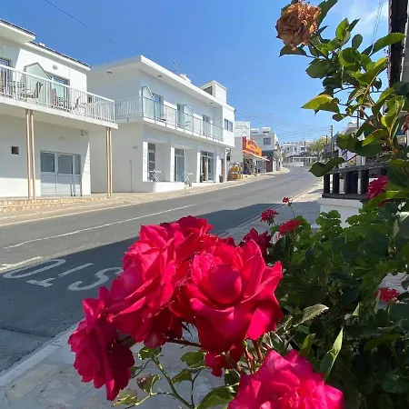 Ellenapa Apts & Appartamento