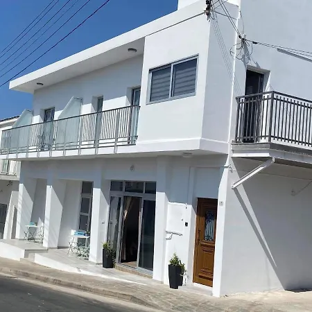 Ellenapa Apts &