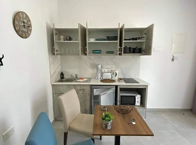 Ellenapa Apts & * Aya Napa