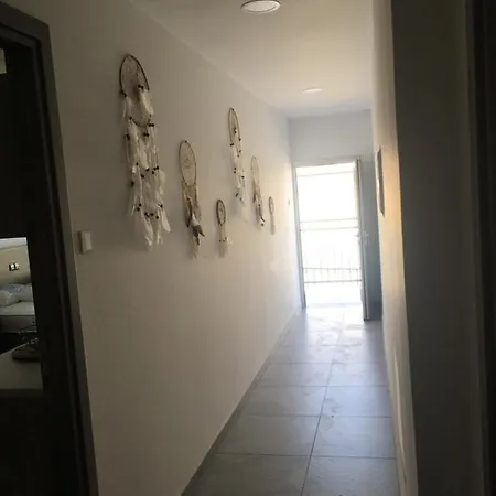 Apartamento Ellenapa Apts & *