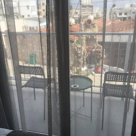 Διαμέρισμα Ellenapa Apts & *