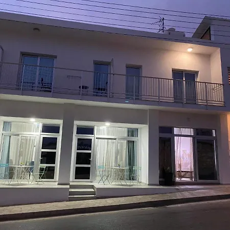 Ellenapa Apts & * Ajía Nápa