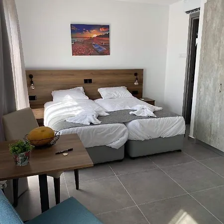 Ellenapa Apts & Appartement *