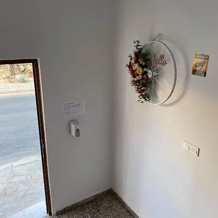 Apartamento Ellenapa Apts & *