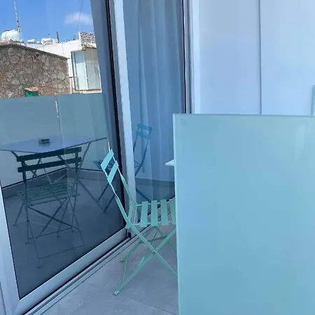 Ellenapa Apts & Apartamento Agia Napa