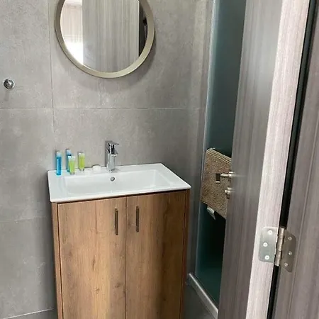 Ellenapa Apts & Apartamento