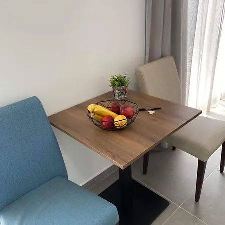 Ellenapa Apts & Appartement *