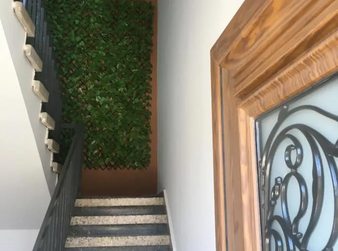 Ellenapa Apts & * Ajía Nápa