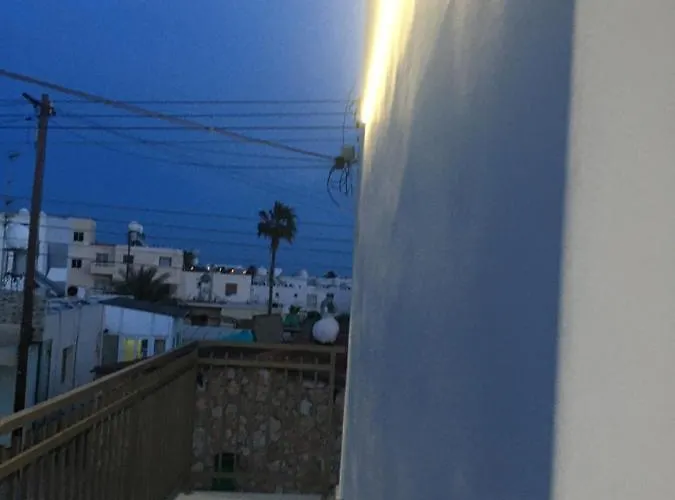 Ellenapa Apts & Apartament *