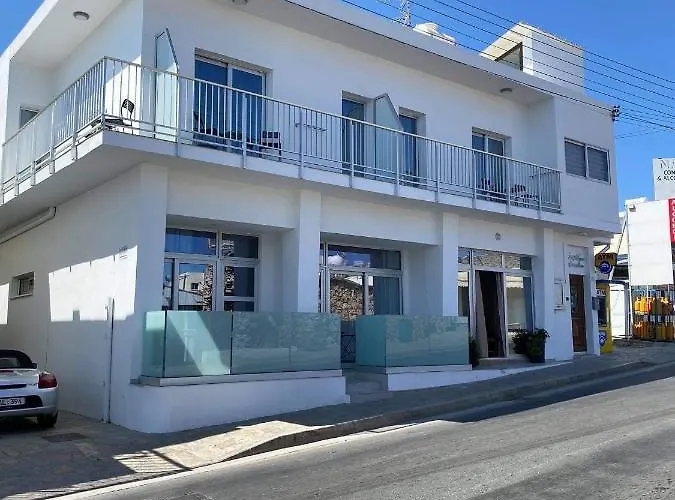 Ellenapa Apts & Apartment *