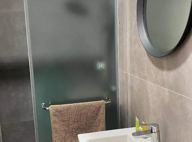 Ellenapa Apts & Apartman