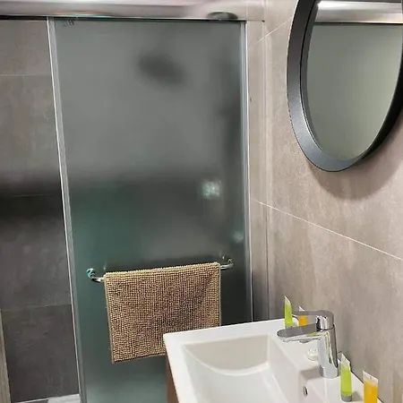 Ellenapa Apts & Apartment